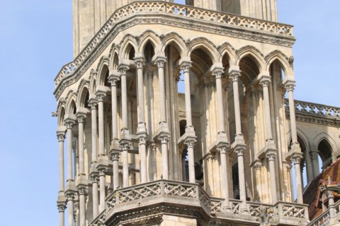 France, region ile de france, yvelines, mantes la jolie, seine, collegiale notre dame, facade, detail des colonnades des tours,
