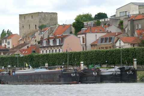France, region ile de france, yvelines, conflans sainte honorine, seine, oise, peniche, cite des mariniers, quais, transport fluvial,