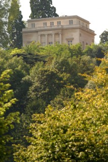 France, region ile de france, yvelines, louveciennes, pavillon de musique de madame du barry, architecte claude nicolas ledoux, classisisme, coteau, vegetation,