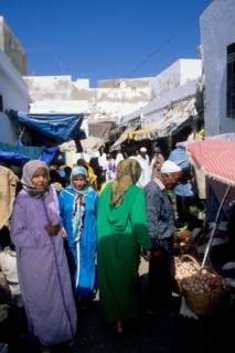 Maroc, essaouira, souk, commerce, minaret, tour, mosquee, islam, ruelle, passants, fortifications oeuvre de theodose cornut eleve de vauban,