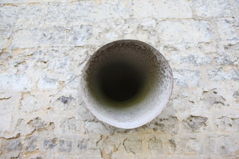 France, Haute Normandie, eure, le bec hellouin, abbaye, detail, pierre, plus beaux villages de france, bouche d'aeration, mur,