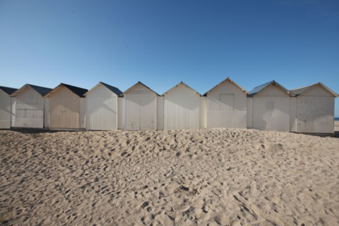 France, Basse Normandie, calvados, plages du debarquement, ouistreham riva bella, plage, sable, cabines de bains, dunes,