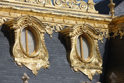 Château de Versailles, lucarnes de la cour de marbre