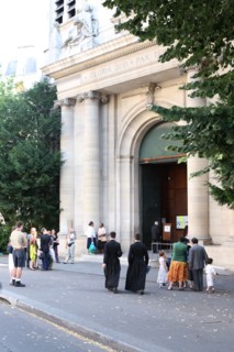 France, ile de france, paris 5e, quartier latin, rue saint victor, mutualite, eglise saint nicolas du chardonnet, religion catholique traditionnaliste, integrisme, pretres en soutane,