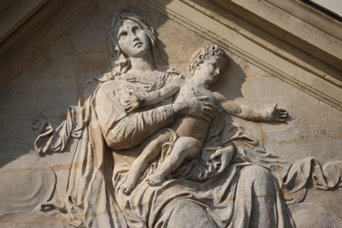 France, ile de france, paris 11e arrondissement, 36 rue saint bernard, eglise sainte marguerite, religion catholique, fronton du pignon sud, la vierge a l'enfant jesus, bas relief de l'abbe jean bapti...