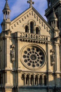 France, ile de france, paris 11e arrondissement, 71 boulevard voltaire, eglise saint ambroise, detail facade, rose, statues, sculpture, architecte theodore ballu,