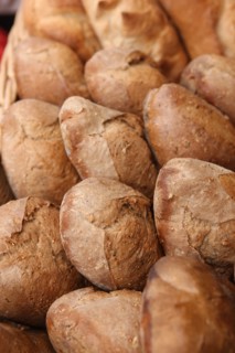 France, Haute Normandie, eure, pays du roumois, la haye de routot, four a pain communal, boulangerie, cuisson du pain,