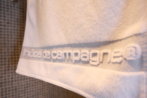France, Haute Normandie, seine maritime, pays d'accueil touristique du terroir de caux, belmesnil, hotel de campagne, decoration, salle de bain, serviette, logo,