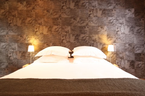 France, Haute Normandie, seine maritime, pays d'accueil touristique du terroir de caux, belmesnil, hotel de campagne, decoration, chambre, papier elitis,
