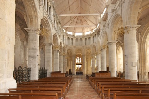 France, Haute Normandie, seine maritime, pays des hautes falaises, valmont, abbaye, circuit eugene delacroix, eglise abbatiale, nef,