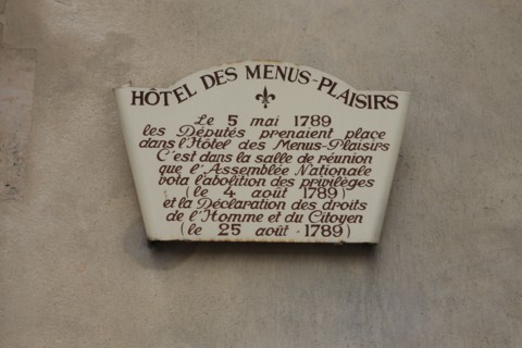 France, Ile de France, Yvelines, Versailles, dependances du chateau de Versailles, hotel des menus plaisirs du roi, 22 avenue de paris, centre de musique baroque, facade sur rue, plaque commemorant l'...