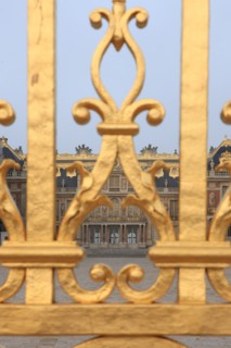 France, Ile de France, Yvelines, Versailles, chateau de Versailles, cour royale, pavillon, grille,