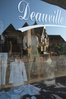 France, Basse Normandie, Calvados, Deauville, detail vitrine, commerce, luxe, vetements,
