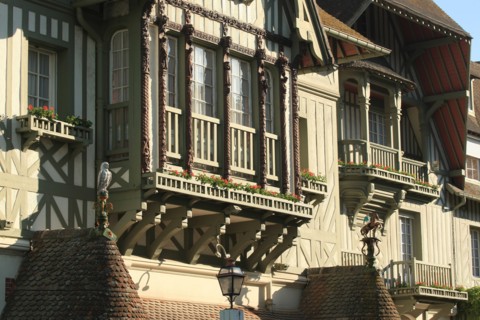 France, Basse Normandie, Calvados, Deauville, hotel normandy, detail, style anglo normand, architecture, poteries, palace, hotellerie de luxe, architecte theo petit, pans de bois,