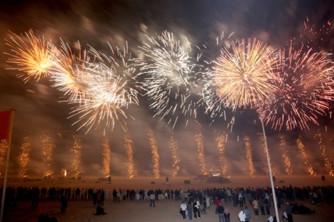 France, Basse Normandie, Calvados, Deauville, opera de feu, 19 juin 2010, creation de Groupe F et pascal dusapin, compositeur sur la plage de Deauville, feu d'artifice,