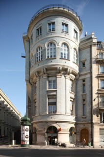 France, Ile de France, paris 2e arrondissement, 50 rue du louvre, batiment haut, tour, orange,