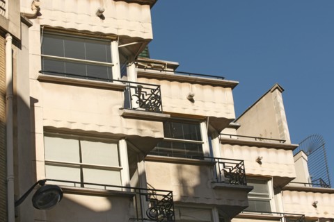 France, Ile de France, paris, 2e arrondissement, 24 rue feydeau, immeuble en zig zag, balcons,