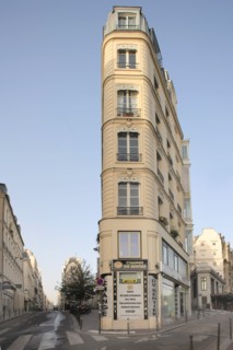 France, Ile de France, paris, 2e arrondissement, boulevard de bonne nouvelle, rue de clery, rue de la lune, batiment d'angle,