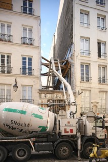 France, Ile de France, paris 3e arrondissement, rue des gravilliers, toupie de beton, rehabilitation d'un petit batiment entre deux grands;