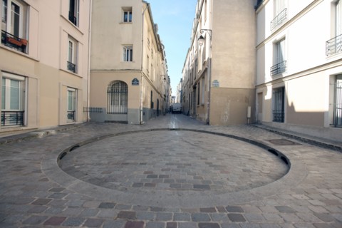 France, Street with varied height