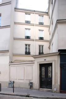 France, Added courtyard