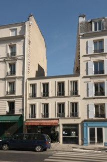 France, Ile de France, paris 5e arrondissement, 89 rue monge, petit batiment entre deux grands,