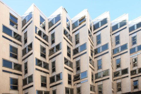 France, Ile de France, paris, 8e arrondissement, rue bayard, batiment a la facade en zig zag,