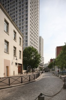 France, Contrasting