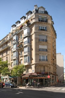 France, angle with RUE DE JAVEL