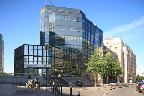 France, Ile de France, paris 15e arrondissement, angle du bd pasteur et rue du cotentin, jgare de vaugirard, angle et hauts immeubles,