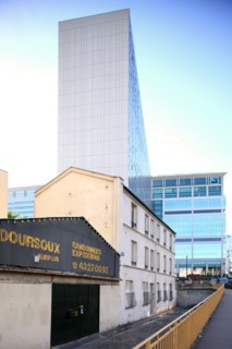 France, Ile de France, paris 15e arrondissement, angle du bd pasteur et du passage alexandre vers bd de vaugirard, petit batiment et hauts immeubles,