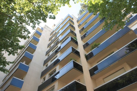 France, Ile de France, paris 16e arrondissement, 61 rue d'auteuil, immeuble, facade en zigzag, balcons,