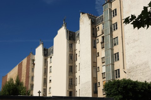 France, Ile de France, paris 16e arrondissement, rue michel ange, facades brutes, vue depuis la rue claude lorrain, cimetiere d'auteuil,