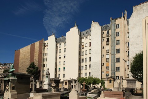 France, Ile de France, paris 16e arrondissement, rue michel ange, facades brutes, vue depuis la rue claude lorrain, cimetiere d'auteuil,
