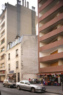 France, Ile de France, paris 18e arrondissement, 171-179 rue marcadet, recoin, immeuble en retrait,