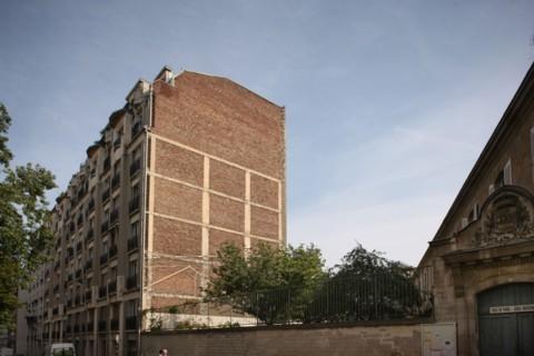 France, Ile de France, paris 18e arrondissement, rue de vauvenargues, rue enflee, contour de rues, mur pignon, ecole maternelle,