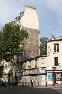 France, Ile de France, paris 19e arrondissement, angle de l avenue simon bolivar avec la rue de belleville, immeuble