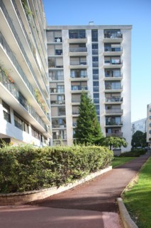 France, Ile de France, paris 19e arrondissement, 21-25 rue pradier, immeuble recule,