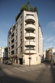 France, Ile de France, paris 20e arrondissement, immeuble ilot entre rue des pyrenees, rue des orteaux et rue des maraichers,