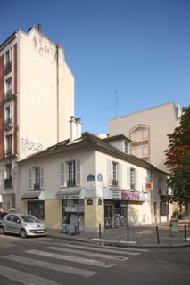 France, angle with RUE DE BAGNOLET