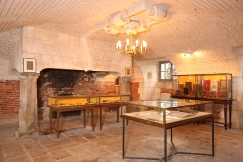 France, Haute Normandie, eure, beaumesnil, chateau, musee de la reliure, interieur,