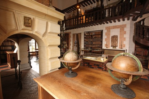 France, Haute Normandie, eure, beaumesnil, chateau, musee de la reliure, interieur,