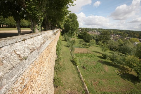 France, Basse Normandie, orne, pays d'avre et d'iton, tillieres sur avre, panorama sur le village depuis la terrasse du chateau, jardin public,