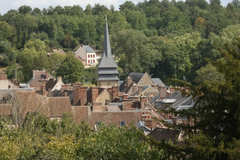 France, Basse Normandie, orne, pays d'avre et d'iton, tillieres sur avre, panorama sur le village depuis la terrasse du chateau, jardin public,