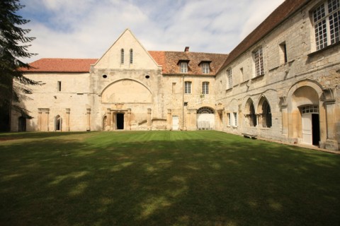 France, Haute Normandie, eure, pont de l'arche, abbaye de bonport, monument historique, abbaye cistercienne, vestiges de l'ancien cloitre,