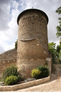 France, Basse Normandie, orne, pays d'avre et d'iton, nonancourt, remparts, chemin de ronde, tour restauree, moyen age,