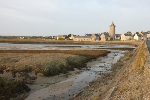 France, Basse Normandie, manche, cote des havres, portbail, littoral, mer, port, bateaux, port, maree basse, pont au 13 arches,