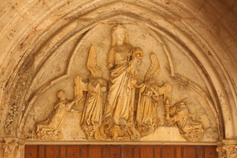 France, Haute Normandie, eure, le bec hellouin, abbaye du bec, cloitre, dessus de porte de l'ancienne eglise, fin 13e debut 14e siecle,