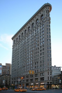 usa, etat de New York, New York City, Manhattan, Chelsea, flatiron, fer a repasser, building, nuit, taxi,