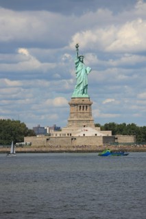 usa, etat de New York, New York City, Manhattan, financial district, pointe de Manhattan, ferry pour Staten Island, buildings, baie, bateaux, statue de la liberte, Bartholdi,